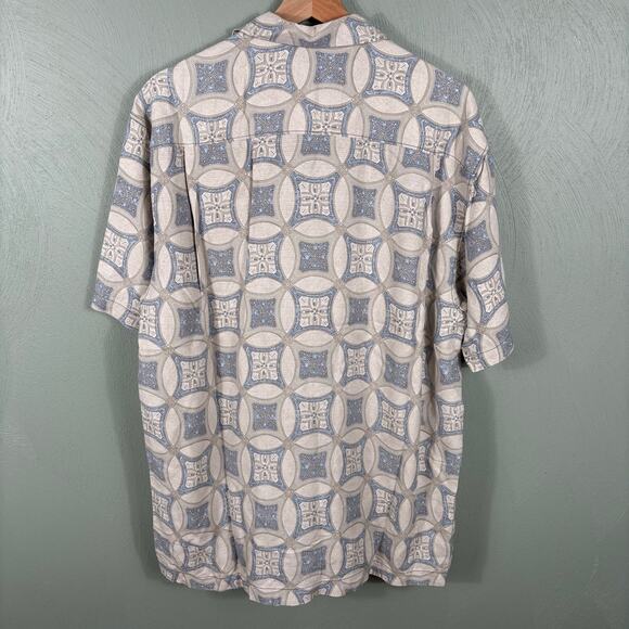 Tommy Bahama Men's Size Medium Cream 100% Silk Geometric Short Sleeve Shirt - Picture 9 of 10